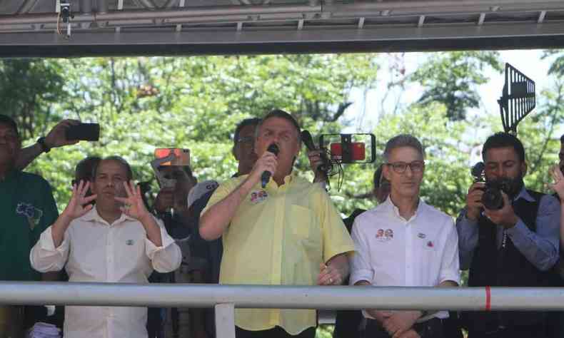 O presidente Jair Bolsonaro discursa em BH ao lado do governador Romeu Zema