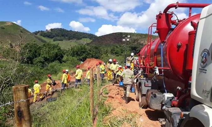 Segundo vazamento aconteceu na última quinta-feira em Santo Antônio do Grama(foto: TV Alterosa Leste) Segundo vazamento aconteceu na última quinta-feira em Santo Antônio do Grama(foto: TV Alterosa Leste)