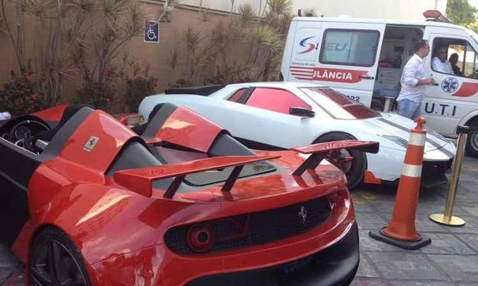 Os carros foram apreendidos e duas pessoas ouvidas na delegacia e liberadas(foto: Divulgação/Polícia Civil) Os carros foram apreendidos e duas pessoas ouvidas na delegacia e liberadas(foto: Divulgação/Polícia Civil)