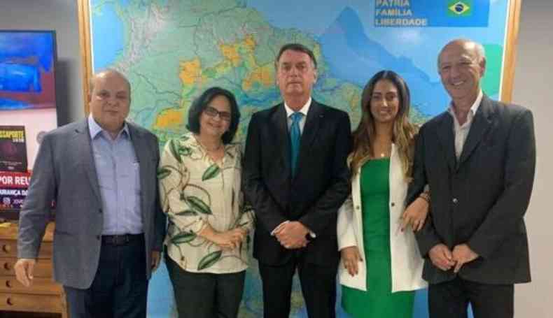 Bolsonaro, Arruda, Ibaneis, Flvia e Damares