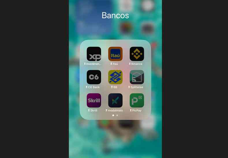 Tela de celular mostrando diversos aplicativos de banco 