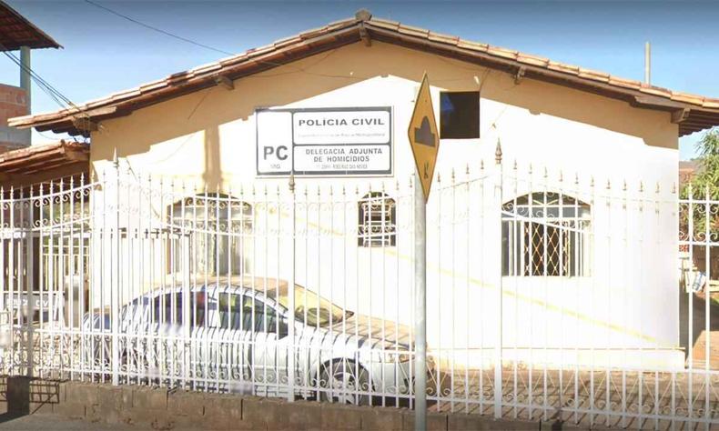Equipe da Delegacia de Homicídios de Ribeirão das Neves esteve no local do crime(foto: Reprodução da internet/Google Street View) Delegacia de Homicídios de Ribeirão das Neves