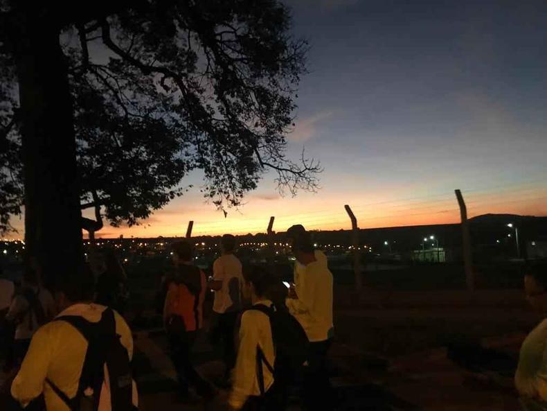 O amanhecer em Cássia para a missa das 6h no Santuário de Santa Rita(foto: acervo pessoal) O amanhecer em Cássia para a missa das 6h no Santuário de Santa Rita