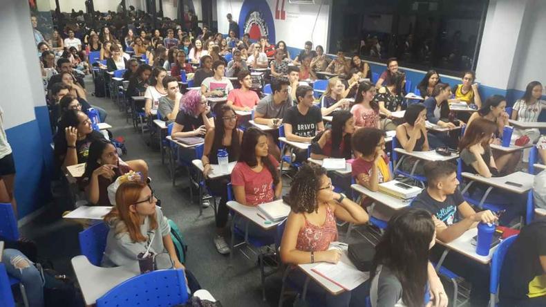 Elite: plataforma Eleva de um dos maiores sistemas de ensino do país. Elite: plataforma Eleva de um dos maiores sistemas de ensino do país.