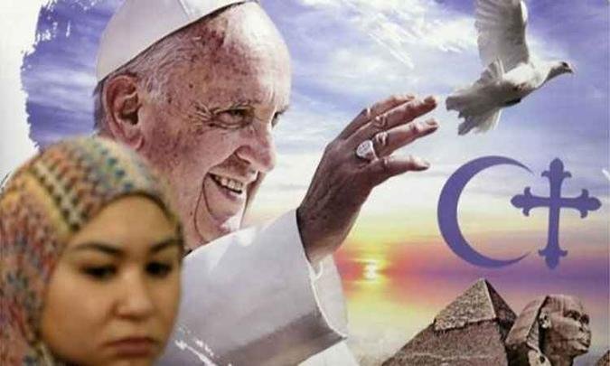 O logotipo oficial da viagem de Francisco ao Egito retrata o papa, uma pomba branca que simboliza a paz, as pirâmides e o delta do Rio Nilo(foto: Rádio Vaticano / Divulgação) O logotipo oficial da viagem de Francisco ao Egito retrata o papa, uma pomba branca que simboliza a paz, as pirâmides e o delta do Rio Nilo(foto: Rádio Vaticano / Divulgação)