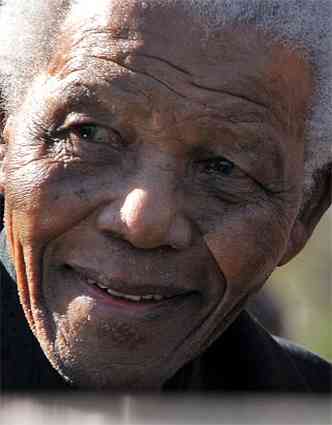 Mulher de Mandela, Graa Machel, informou sobre o estado de sade do ex-lder(foto: AFP PHOTO / ALEXANDER JOE )