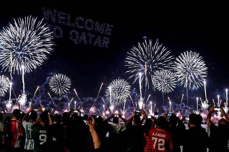  Show de fogos de artifcio antes da abertura oficial da Copa do Mundo de futebol