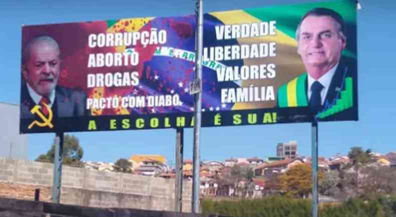 Outdoor com imagens de Lula e Bolsonaro 