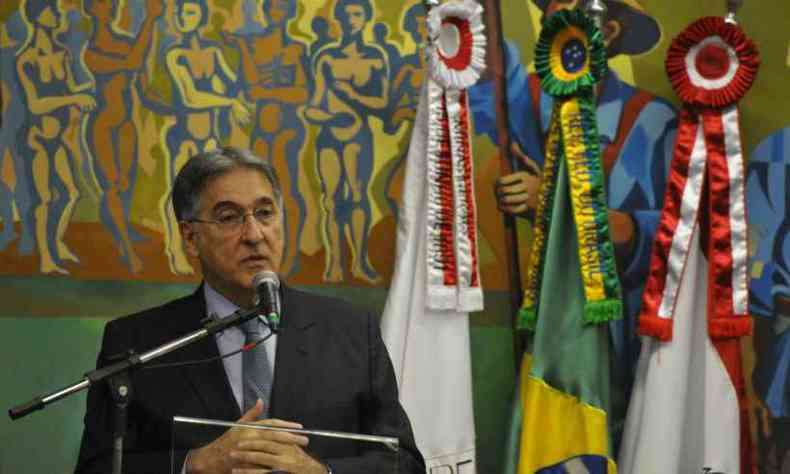 Governador Fernando Pimentel  acusado de abuso de poder econmico em campanha nas eleies de 2014(foto: Alexandre Guzanshe/EM/D.A Press)