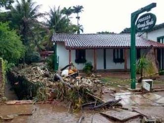 Rio das Almas transborda em Pirenópolis Rio das Almas transborda em Pirenópolis e afeta o centro da cidade histórica, em Goiás (foto: Divulgação/Corpo de Bombeiros ) Rio das Almas transborda em Pirenópolis Rio das Almas transborda em Pirenópolis e afeta o centro da cidade histórica, em Goiás (foto: Divulgação/Corpo de Bombeiros )