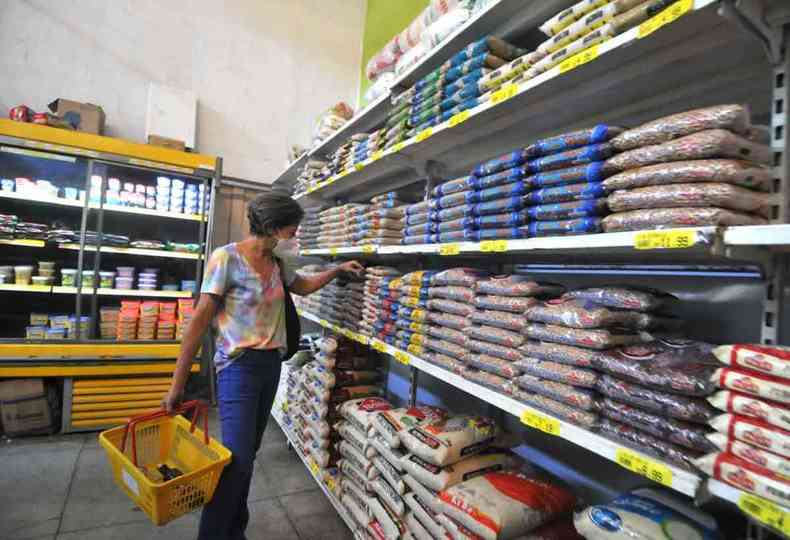 Nos supermercados, reajustes de preos ganham flego e analistas esperam inflao de dois dgitos