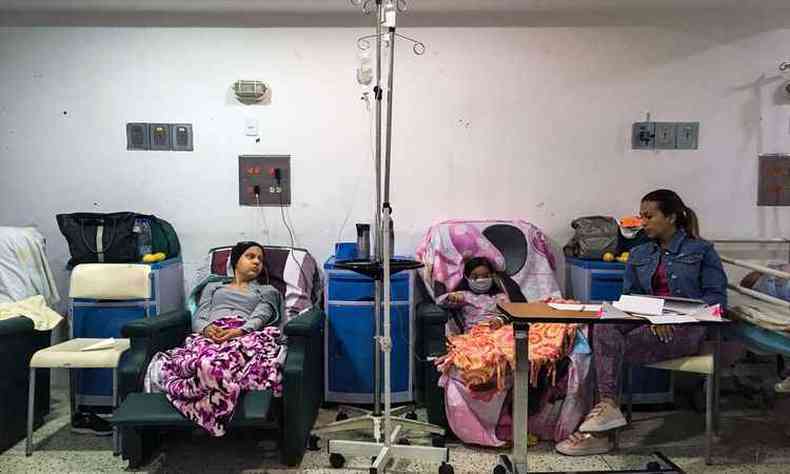 Crise na Venezuela leva milhares de crianas a hospitais, vtimas da situao do pas (foto: AFP / FEDERICO PARRA / TO GO WITH AFP STORY BY ALEX VASQUEZ )