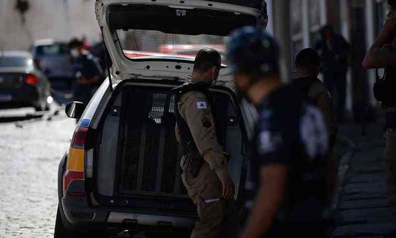 Ao saber do ocorrido, a Polcia Militar e a Guarda Municipal fizeram diligncias e o homem acabou detido(foto: Tlio Santos/EM/DA Press)