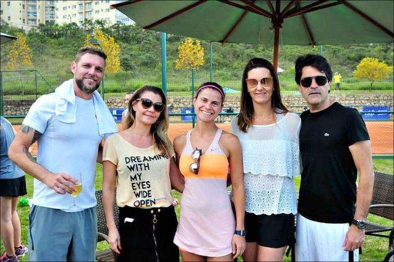 Marcelo Winheski, Luciana Procópio, Rachel Pitta, Adriana Valle e Rogério Bechelany no Torneio Empresarial de Tênis Estado de Minas em prol da Jornada Solidária (foto: Gladyston Rodrigues/EM/D.A Press) Marcelo Winheski, Luciana Procópio, Rachel Pitta, Adriana Valle e Rogério Bechelany no Torneio Empresarial de Tênis Estado de Minas em prol da Jornada Solidária (foto: Gladyston Rodrigues/EM/D.A Press)