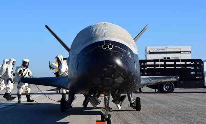 Desde o seu primeiro voo, em 2010, o X-37 B gerou todos os tipos de especulao sobre o seu verdadeiro propsito(foto: AFP/US Air Force )