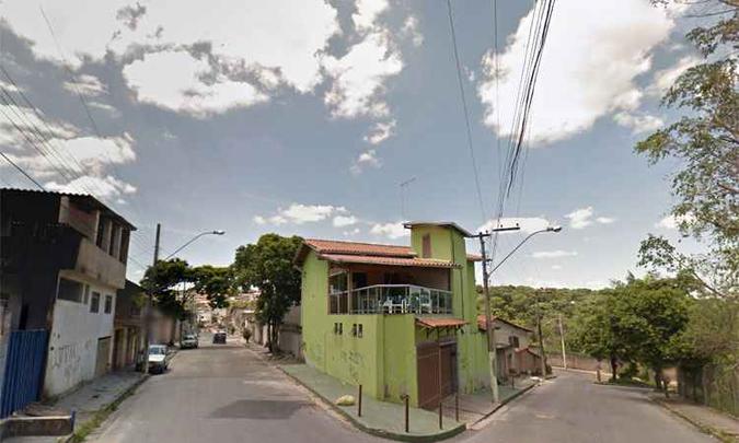 Menina foi deixada na porta de uma casa na Rua Irene Sandler(foto: Reprodução internet/Google Street View) Menina foi deixada na porta de uma casa na Rua Irene Sandler(foto: Reprodução internet/Google Street View)
