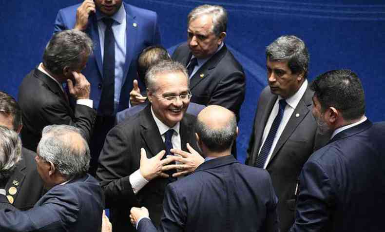 Renan Calheiros se beneficiaria com voto secreto, que est previsto no regimento do Senado(foto: Edilson Rodrigues/Agncia Senado)