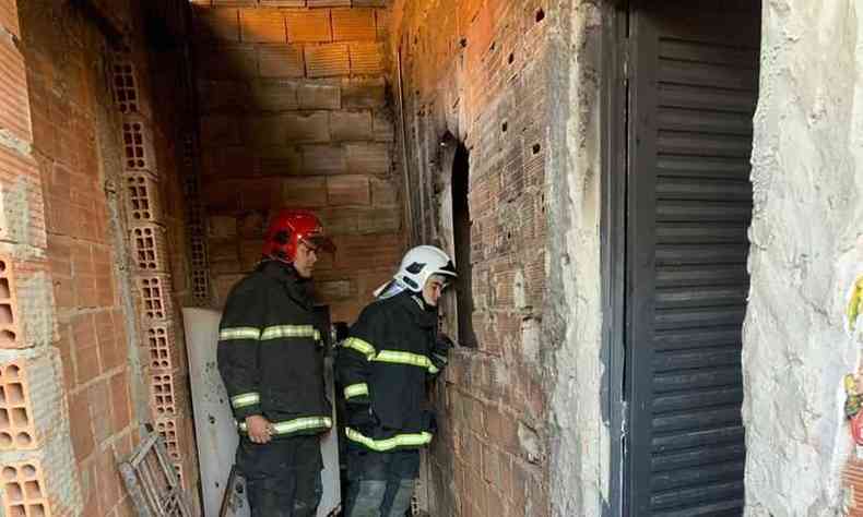 Incndio deixou uma pessoa morta(foto: Corpo de Bombeiros/Divulgao)