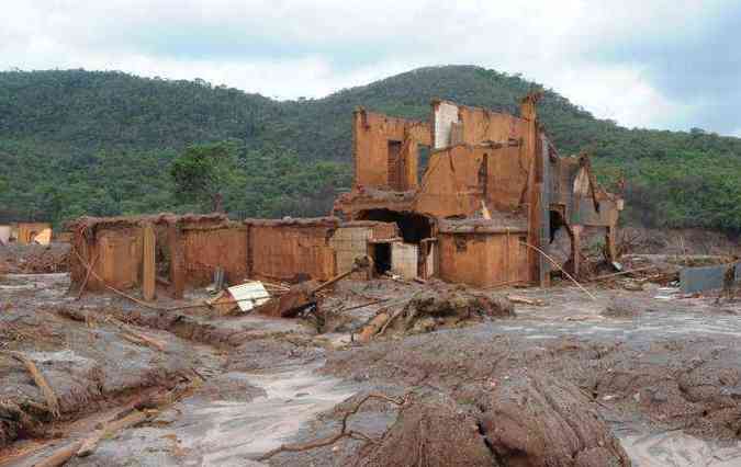 Rompimento da Barragem de Fundo deixou 17 mortos e dois desaparecidos(foto: Tlio Santos/EM/D.A Press)