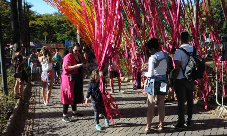 O Portal da Gentileza  como ficou conhecida a instalao de fitas coloridas e frases inspiradoras,(foto: Paulo Filgueira/EM/D.A Press)