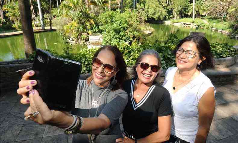 As amigas Isabel Meneses, Imaculada Fernandes e Maria Jos Gontijo relembraram a infncia na rea verde (foto: Leandro Couri/EM/DA Press)