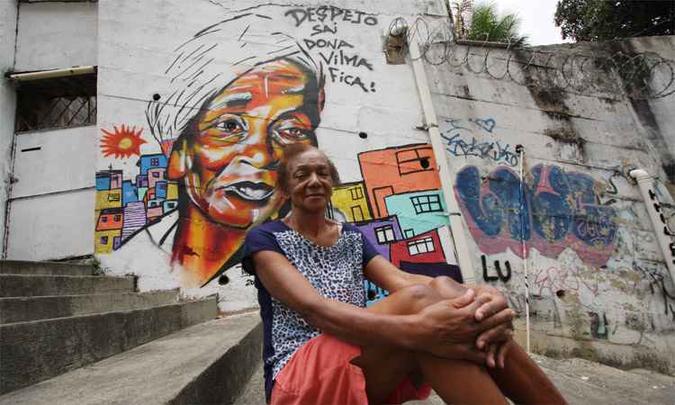 Construída pelo pai de Vilma em terreno comprado há 100 anos no Bairro São Pedro, na Região Centro-Sul, a casa agora é cercada de prédios(foto: Edésio Ferreira/EM/DA Press) Construída pelo pai de Vilma em terreno comprado há 100 anos no Bairro São Pedro, na Região Centro-Sul, a casa agora é cercada de prédios(foto: Edésio Ferreira/EM/DA Press)