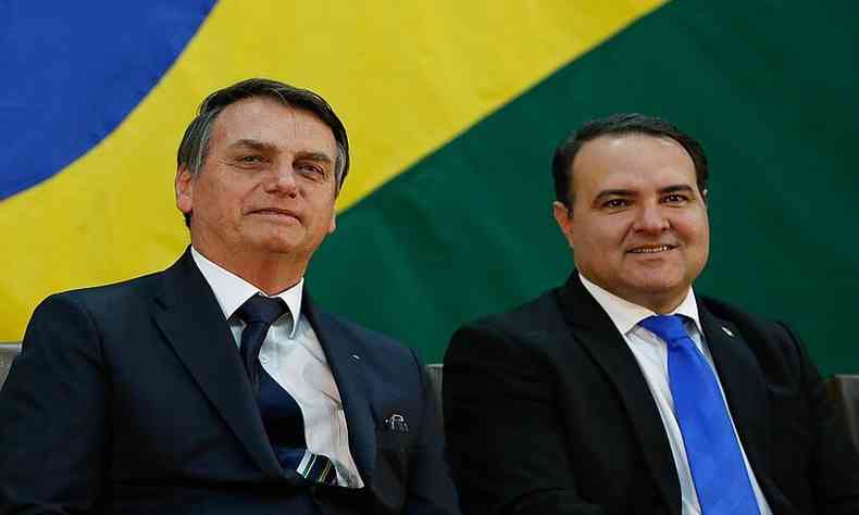 Jair Bolsonaro acompanhado do ento ministro-chefe da Secretaria Geral da Presidncia da Repblica, Jorge Oliveira(foto: Carolina Antunes/PR - 11/07/19)