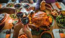 Cinco dicas para cuidar da alimentação no fim de ano e curtir as festas 