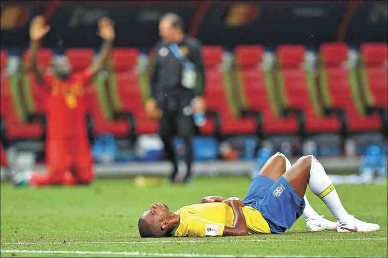 Fernandinho, um dos mais irregulares na eliminao diante da Blgica no Mundial, no quer mais vestir a camisa do Brasil(foto: MANAN VATSYAYANA/AFP - 6/7/18)