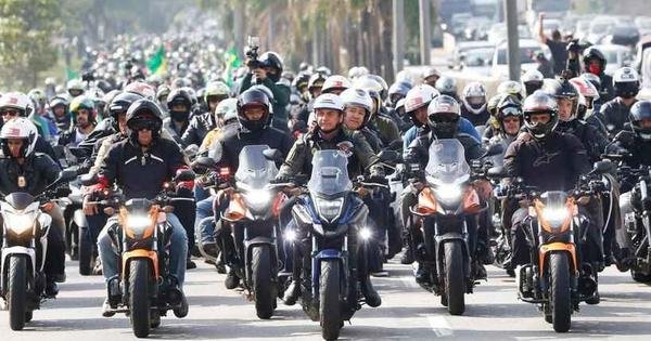 Internado em SP, Bolsonaro cancela live e motociata - Vimarsana News
