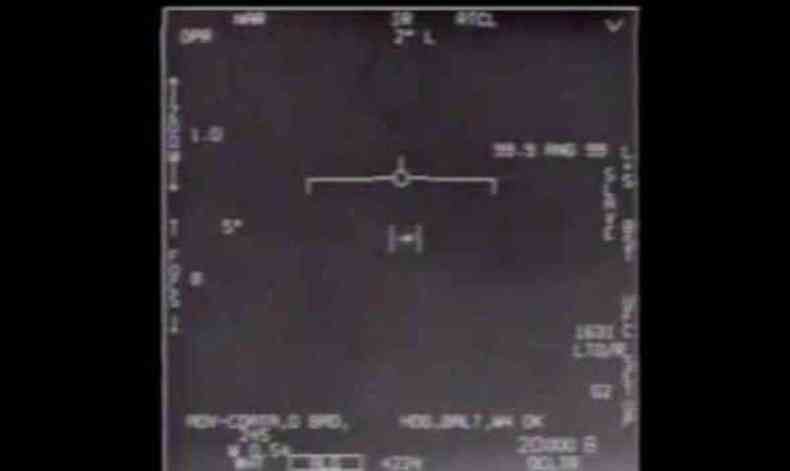 OVNI filmado em janeiro de 2015: objeto foi confundido com drones, mas at hoje permanece um mistrio(foto: Divulgao/Marinha dos Estados Unidos da Amrica)