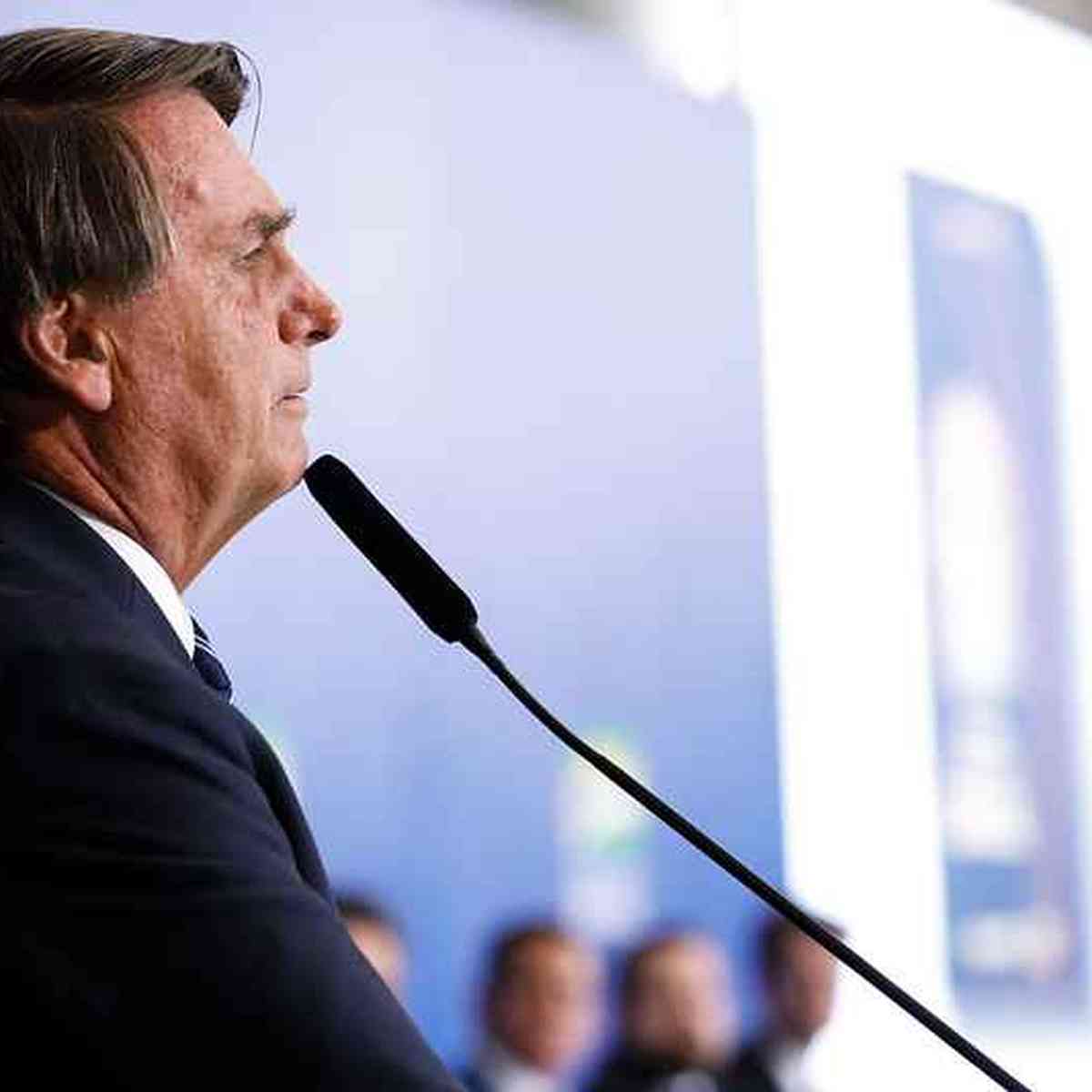 Bolsonaro volta a falar no ataque que sofreu e agradece médicos de