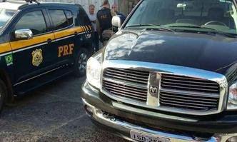 Os documentos do autom�vel estavam em nome do motorista(foto: PRF/Divulga��o)