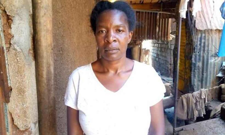 Desempregada e mãe de quatro filhos, a queniana Evarline Okello se endividou para dar dinheiro a um pastor(foto: BBC) Evarline Okello