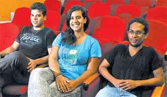 Os estudantes de cinema Daniel, Daniela e Lucas: apreciadores de filmes de ao(foto: ANTONIO CUNHA/ESP. CB/D.A PRESS)