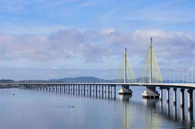 A primeira ponte em curva da Amrica Latina foi construda com recursos do PAC. Foram R$ 777 milhes em investimentos(foto: Rogrio de Melo/PR)
