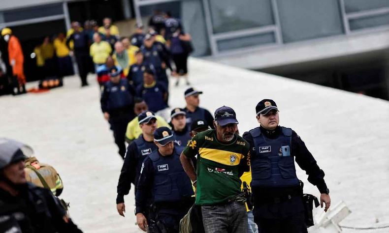 Terroristas so presos em Braslia