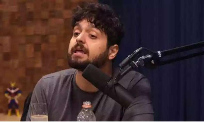 Youtuber Monark falando bobagens