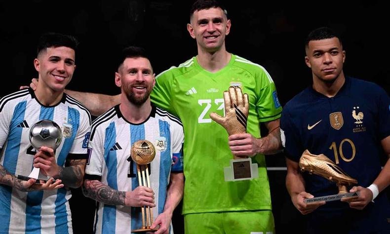 Enzo Fern�ndez (ARG), Messi (ARG), Emiliano Mart�nez (ARG) e Mbapp� (FRA)