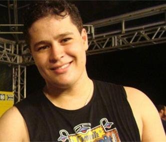 Segundo os m�dicos, o cantor apresenta evolu��o satisfat�ria em seu quadro(foto: Facebook/ reprodu��o )