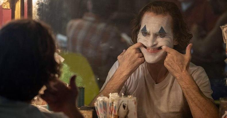 Joaquin Phoenix, que venceu o Globo de Ouro com o papel-t�tulo de Coringa, agora disputa o Oscar com Adam Driver, Antonio Banderas, Jonathan Pryce e Leonardo DiCaprio(foto: Warner/Divulga��o)