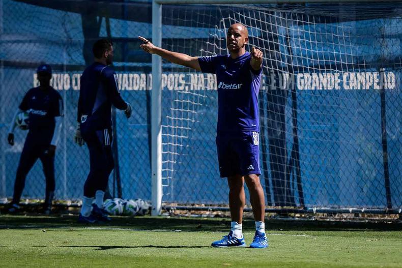 Cruzeiro, comandado pelo técnico Pepa, está em 12º lugar no Campeonato Brasileiro(foto: GUSTAVO ALEIXO/CRUZEIRO) Cruzeiro, comandado pelo técnico Pepa, está em 12º lugar no Campeonato Brasileiro