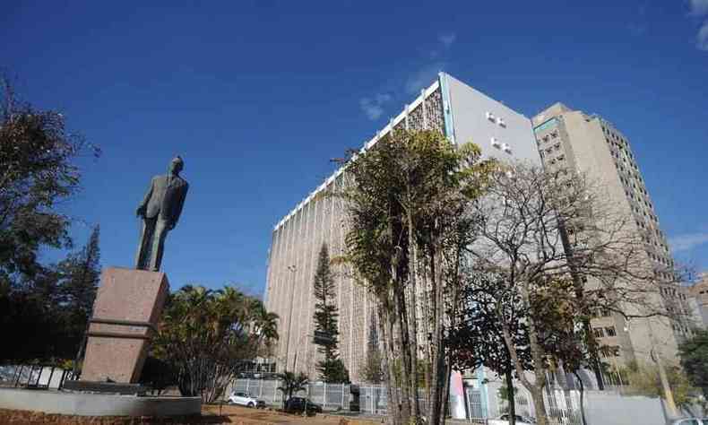 Praa Milton Campos, esquina da Afonso Pena com Avenida do Contorno.(foto: Leandro Couri/EM/D.A Press)