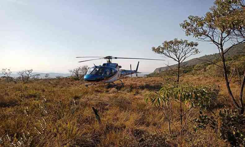 Helicptero da PMMG no combate s chamas
