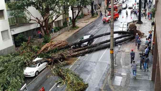 Temporal provoca alagamentos e prejuízos em Conselheiro Lafaiete, Minas  Gerais