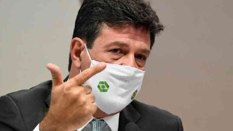 O ex-ministro da Sade Luiz Henrique Mandetta disse  CPI que Bolsonaro tinha um conselho paralelo sobre a pandemia(foto: EPA)