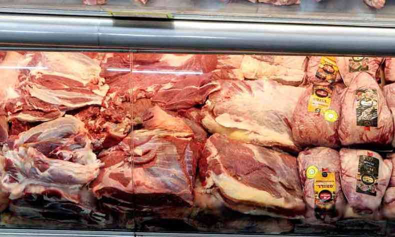 As carnes e o arroz so duas das despesas que pressionaram as famlias neste ano, devido  valorizao do dlar (foto: Edsio Ferreira/EM/D.A Press )