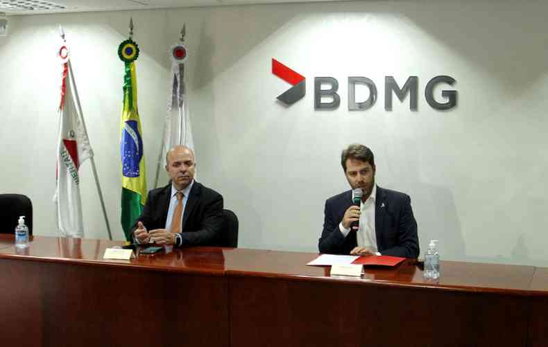 Secretrio Especial de Produtividade, Emprego e Competitividade do Ministrio da Economia, Carlos da Costa, e o presidente do BDMG, Srgio Gusmo, detalham as novidades da segunda fase do programa que vai auxiliar pequenos e micro empresrios (foto: Edsio Ferreira/EM/D.A. Press)