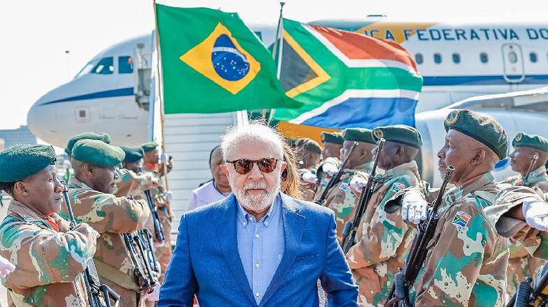 África do Sul foi uma das 19 nações visitadas por Lula nos 8 primeiros meses de seu governo(foto: Ricardo Stuckert/Presidência da República) Presidente Lula na África do Sul