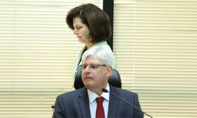 Raquel Dodge e Rodrigo Janot durante recente reunião, em julho, do Conselho Superior do Ministério Público Federal(foto: Marcelo Camargo/Agência Brasil) Raquel Dodge e Rodrigo Janot durante recente reunião, em julho, do Conselho Superior do Ministério Público Federal(foto: Marcelo Camargo/Agência Brasil)